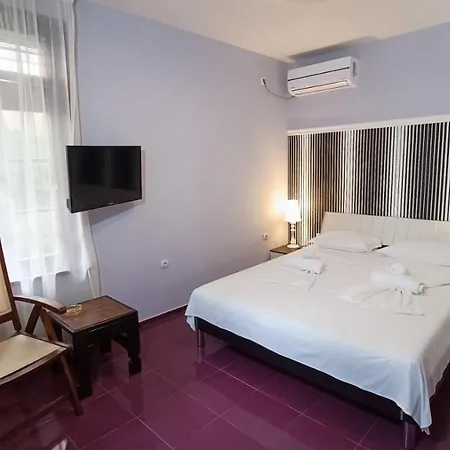 Rosi Villa *