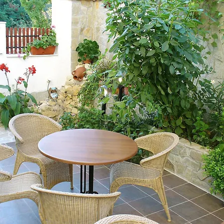 Rosi Villa *