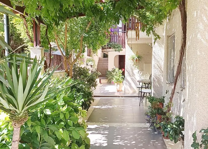 Луксозна вила Rosi *